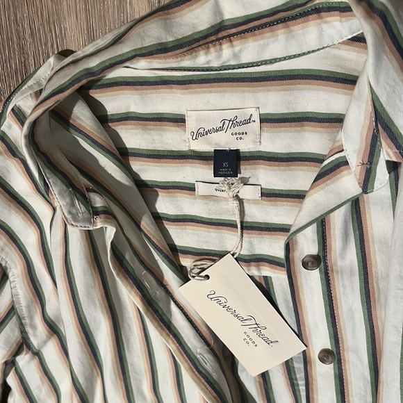 Striped Button Up Universal Threads XS - Picture 2 of 2